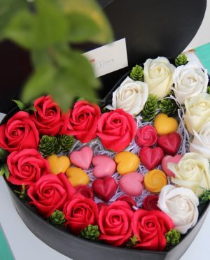 باكس قلبي مشكي بزرگ قرمز